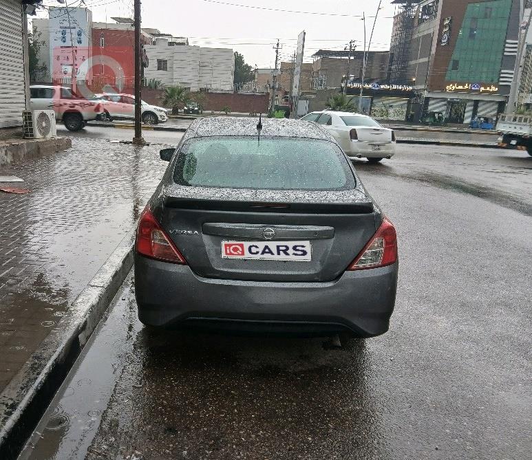 نيسان فيرسا